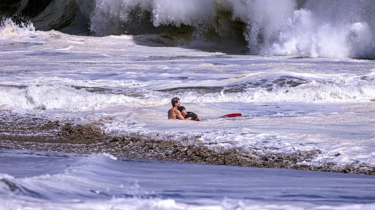Hero teen lifeguard speaks out about viral rescue of 10-year-old boy - ABC News