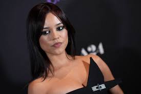 Jenna Ortegas Bleached Brows Make Her Unrecognizable | PS Beauty