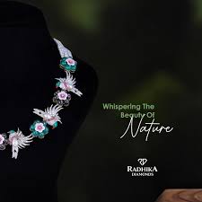 Collier de pierres précieuses