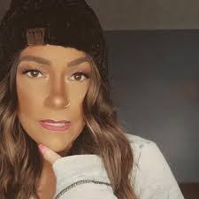 Kelly Trapp's Instagram, Twitter & Facebook