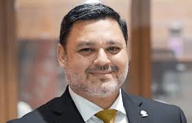 Conozca a Gilberto Campos Cruz, candidato por la presidencia de la Asamblea  Legislativa