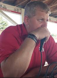 Is ally behind batting cage near Red Gold rough?