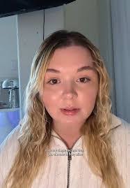 Lauren Heald's Instagram, Twitter & Facebook