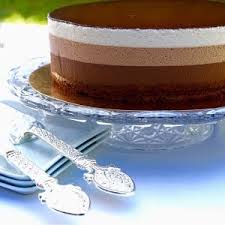 L Entremets 3 Chocolats La Recette Inratable Avec Mousses Aeriennes Triple Chocolate Mousse Cake Youtube