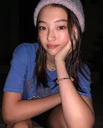 Ella Cross's Instagram, Twitter & Facebook