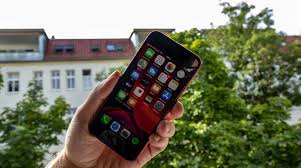 Startseite/wirtschaft/technologie/wann kommt apples falt iphone? Bericht Neues Iphone Se Kommt 2022 Mit Dem A15 Chip