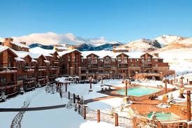 The lake tahoe area offers a long list of outdoor activities, including world class skiing in the winter, spectacular hiking and biking in the summer the ysc offers its members and guests inexpensive accommodations. 10 Best Ski Lodges In The U S