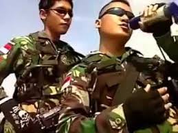Aksi Kocak Tiga Tni Ganteng Youtube