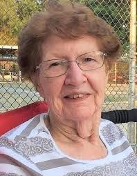 Cassandra Pratt's Instagram, Twitter & Facebook