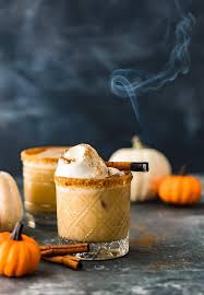Pumpkin Spice White Russian Cocktail Getranke Rezept In 2020 Halloween Cocktails Russisches Essen Fruchtige Cocktails