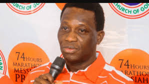 Pastor adeboye's family begs mourners: B Bi7z9g6ikbdm