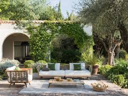 Outdoor sofas, lounge chairs, pouf and stools, low tables and benches, tables, chairs and bar stools, sunloungers and recliners, gazebos and screens, rugs. Luxury Garden Furniture Italian Design International Unopiu In 2021 Gartensofa Italienische Terrasse Innenarchitekt