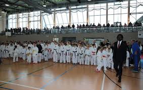Wir sind die bank mit den zufriedensten kunden und online sowie in ihrer filiale gerne für sie da. 2 Sparda Bank Pokal Der Karatekas In Schnaitsee Bilder Aus Dem Chiemgau Traunsteiner Tagblatt