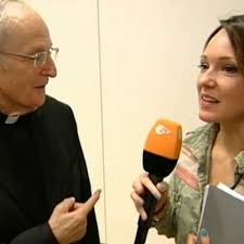 Mai 1980 in bergisch gladbach) ist eine deutsche komikerin, sängerin, synchronsprecherin, schauspielerin und fernsehmoderatorin. Zdf Heute Show Kirche Wollte Beitrag Mit Bewerbung Als Papstin Verhindern Film Tv Serien