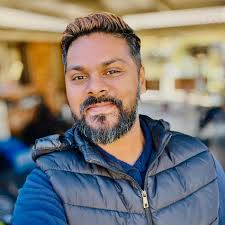 Taste the tradition with our Fiji Curry Platter. Chicken Curry, Goat curry  or Lamb Curry , Masala Fried Fish. Served with 3 Roti, Dhal, with your  choice of Veggie , Rice &