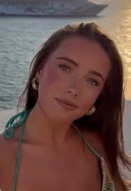 Identifying a 60s song with sea and tranquility lyrics