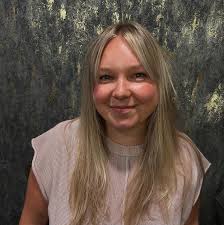 ✨ Bangin' Into Summer ✨ Fresh fringe, sun-kissed strands, and that just  left the salon glow! Our girl is rocking a soft, summery refresh with bangs  by Jamee 💇‍♀️☀️ Ready to switch