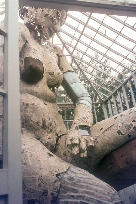 Susanne Ussing's 'I Drivhuset' sculpture