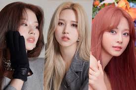 Twice S Sana Mina And Tzuyu Talk About Songwriting Members Personalities And More Soompi But tzuyu matches that shyness, and despite being so tall she's entirely gentle and delicate and dahyun feels comfort in her presence, and she's been enjoying when tzuyu comes over chaeyoung, on the other hand, hasn't been enjoying it so much. twice s sana mina and tzuyu talk