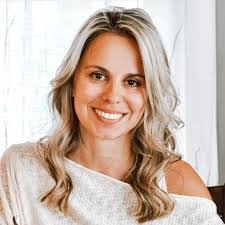 Kerri Mcfarland's Instagram, Twitter & Facebook