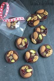 Les Mendiants Au Chocolat Noir Ou Au Chocolat Blanc La Cuisine De Deborah Mendiant Chocolat Gateaux Et Desserts Chocolat Maison