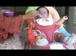 Makanan bayi 5 bulan keatas. Hafizah Di Umur 5 Bulan Mulai Makan Perkenalan Makanan Pada Bayi Youtube