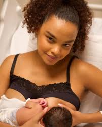 Lucy Ramos desabafa sobre desafios pós-parto: "Nem sempre vem com leveza"