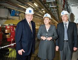 Biography of german politician angela merkel, who in 2005 became the first female chancellor of germany. Former Physicist Angela Merkel Seeks Third Term As German Chancellor Physics World