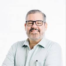 Eduardo Cerrato's Instagram, Twitter & Facebook