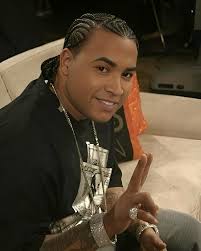 Lo prometido es deuda: esta noche regresamos a los inicios y a esos tiempos  que tanto extrañábamos (y sí, con trenzas 😉) ¿Qué 3 canciones no pueden  faltar esta gira? #BackToReggaeton 👑 🦍