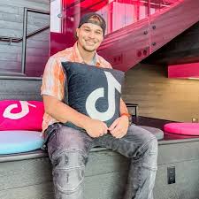 Kevin Doyle Jr., also known as JrFTW, founder of Infinitum Imagery LLC and Infinitum LIVE Creator Network