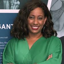 Elizabeth Trotman's Instagram, Twitter & Facebook