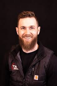 Eric Doering's Instagram, Twitter & Facebook