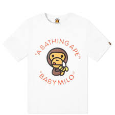 Founded by nigo in 1993, a bathing ape® emerged from its underground harajuku beginnings to become one of the most iconic streetwear symbols in the world, with their signature designs including the ape head, bape® camo, bape sta™, shark hoodie. Modernisation Vase Bord Baby Milo Bape Tee Fletri A Risque Eclater