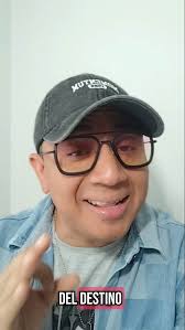 YO ME LLAMO FELIPE PELAEZ