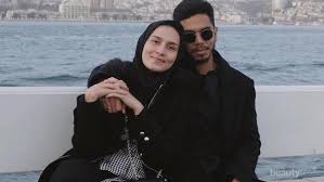 Jasa karikatur bekasi jasa melukis karikatur di bekasi. Duh Gemasnya Pasangan Selebgram Hijabers Ini Pasti Bikin Kamu Baper