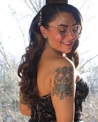 Janelle Morales's Instagram, Twitter & Facebook