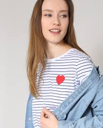 En jersey 100 % coton. Besticktes T Shirt Weiss 403373905c06 Pimkie