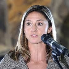 Robin Higgs's Instagram, Twitter & Facebook