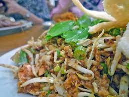 Resep Untuk Membuat Karedok Yang Enak Dan Pedas Karedok Adalah Makanan Khas Sunda Yang Sangat Di Gemari Oleh Ba Resep Vegetarian Resep Makanan Sehat Makanan