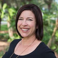 Lesley Chambers's Instagram, Twitter & Facebook