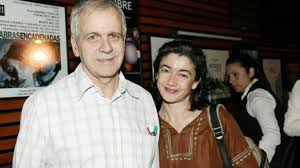 She is an actress, known for fuera de control (1999), tendida mirando las estrellas (2004) and prófugos (2011). Paulina Urrutia Y La Enfermedad De Su Marido Mi Miedo Es Que Augusto Se Olvide De Mi