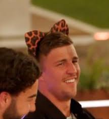 S10E21 (Sunday 25th June)