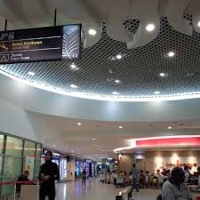 Asrama ini turut menyediakan khidmat pembelian tiket dan khidmat hantaran ke lapangan terbang. Penang International Airport Pen Bayan Lepas Pulau Pinang