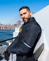 When you've got a photoshoot at 10 but have to save the world at 11 #FBI