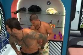 Bbb22 Arthur Prova Amizade Com Scooby E Raspa Bumbum Do Surfista