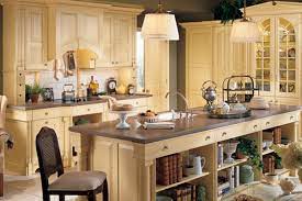 Simple laminate kitche backsplash in the modern kitchen design. Kitchen Styles Kitchen Design French Country Kitchen English Country Kitchen Kitchen Remodel
