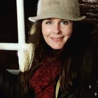 Anne Perryman's Instagram, Twitter & Facebook