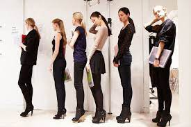 Nothing with too much volume or loads of pockets as this is distracting. How To Dress For A Modeling Open Call Sfilata Di Moda Stile Di Moda Modelli Di Moda