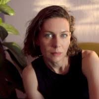 Edith Valle's Instagram, Twitter & Facebook